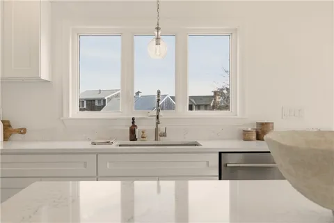 $1,295,000 | 30 Indian Road, Little Compton, RI 02837