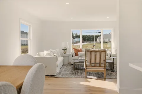 $1,295,000 | 30 Indian Road, Little Compton, RI 02837