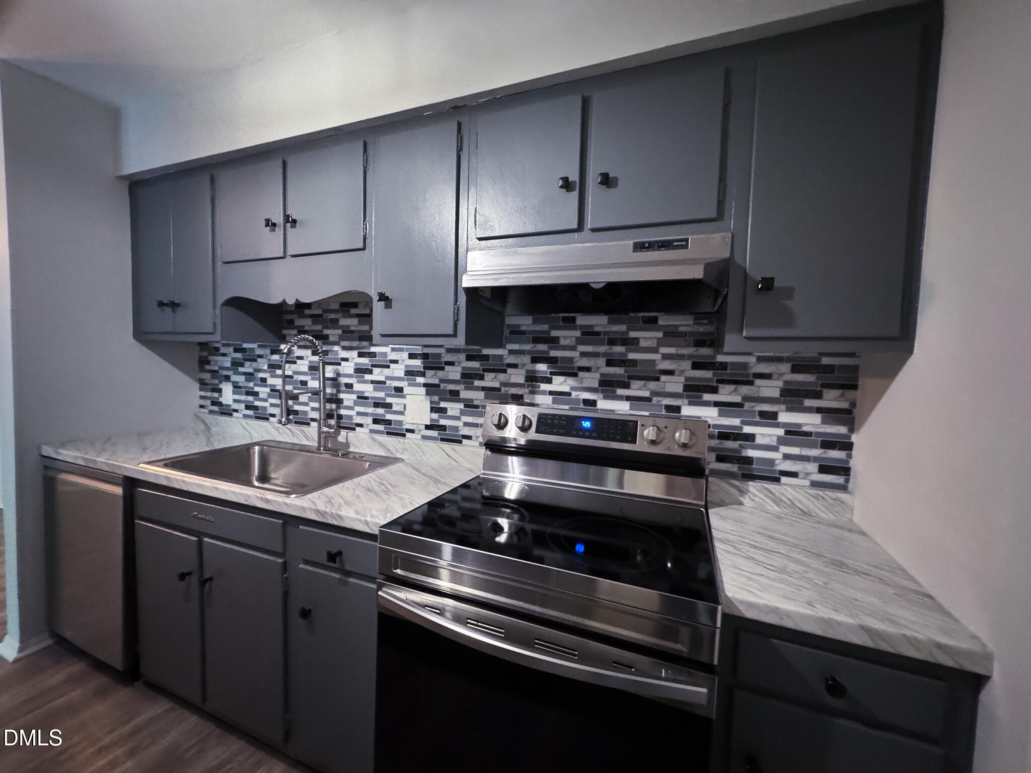 1287 Schaub Drive Raleigh, NC 27606 - Photo 5 of 15 IMG_3290