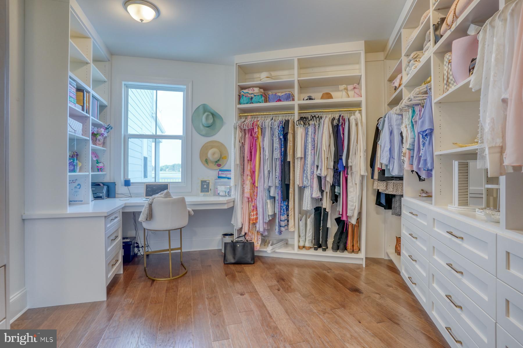 22261 Waterview Road Lewes, DE 19958 - Photo 31 of 93 Walk-in Closet with desk area