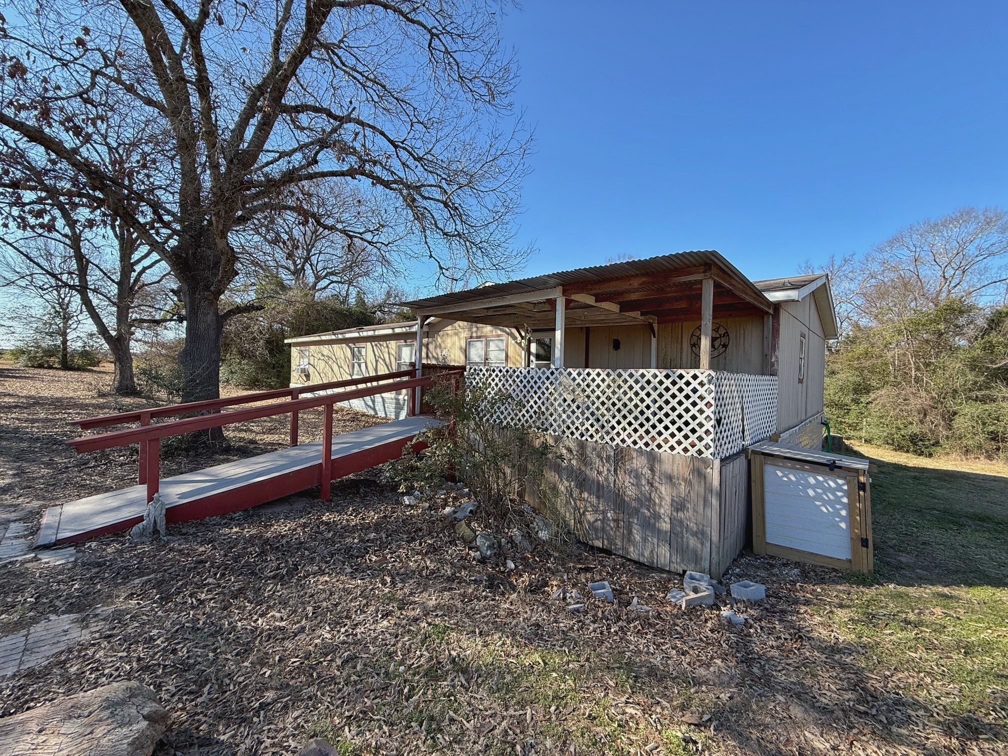 20197 Interstate 45 Buffalo, TX 75831 - Photo 2 of 30 a view of a house with a yard