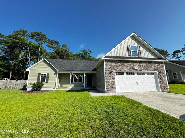$1,975 | 232 Westfield Drive, Richlands, NC 28574