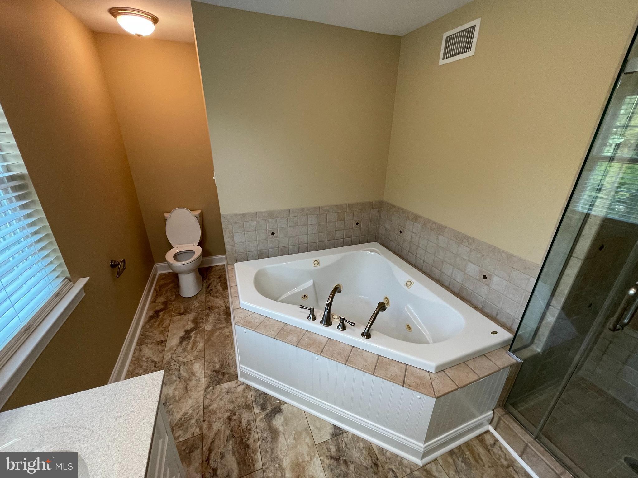 953 Crest Road Lansdale, PA 19446 - Photo 30 of 61 Jacuzzi Tub