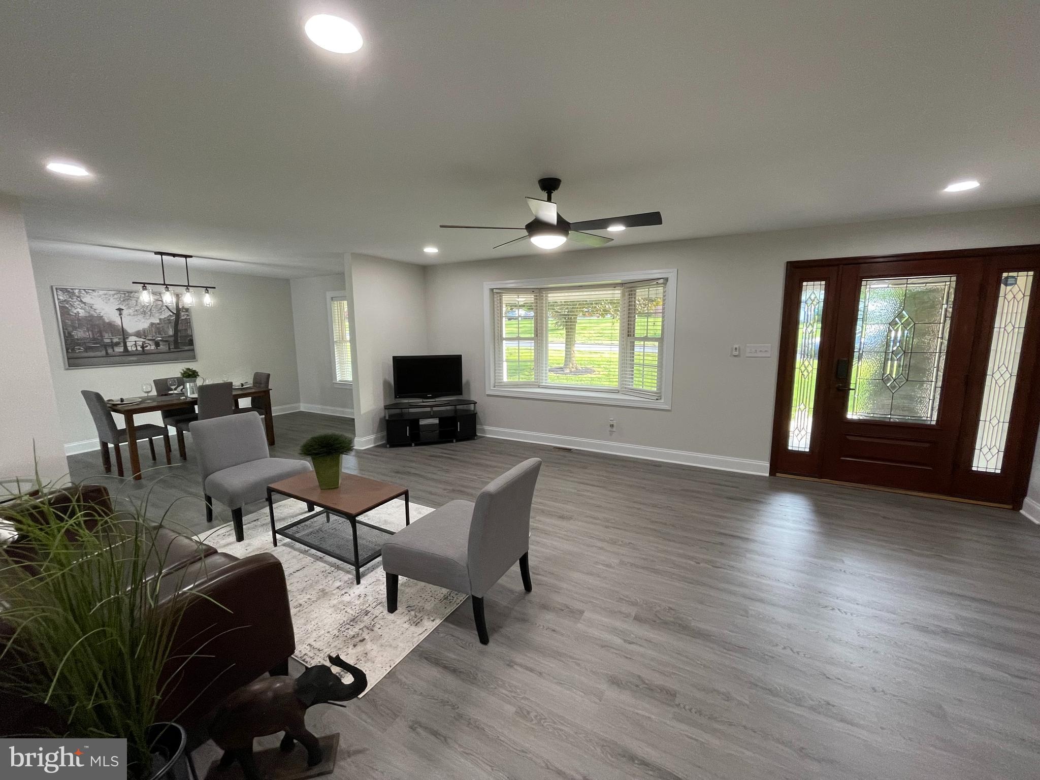 953 Crest Road Lansdale, PA 19446 - Photo 7 of 61 Lots of Natural Light