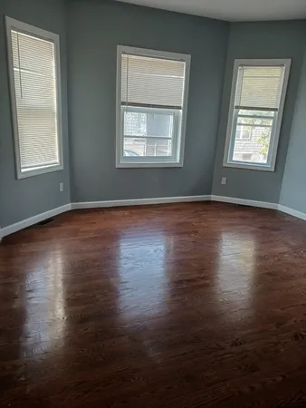 $1,850 | 202 Hope Street, Unit 3, Fall River, MA 02721