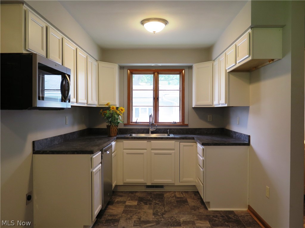 39357 Chestnut Ridge Road Elyria, OH 44035 - Photo 2 of 18 Gallery Image 2