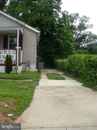 5109 Addison Road Capitol Heights, MD 20743 - Photo 3 of 29 Driveway