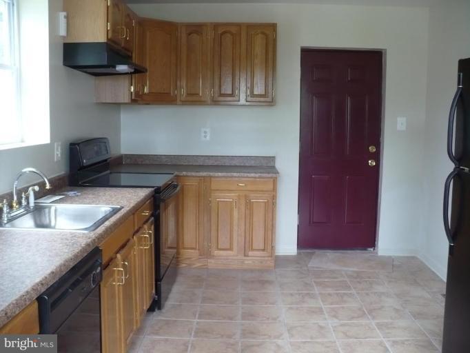 5109 Addison Road Capitol Heights, MD 20743 - Photo 8 of 29 Kitchen #3