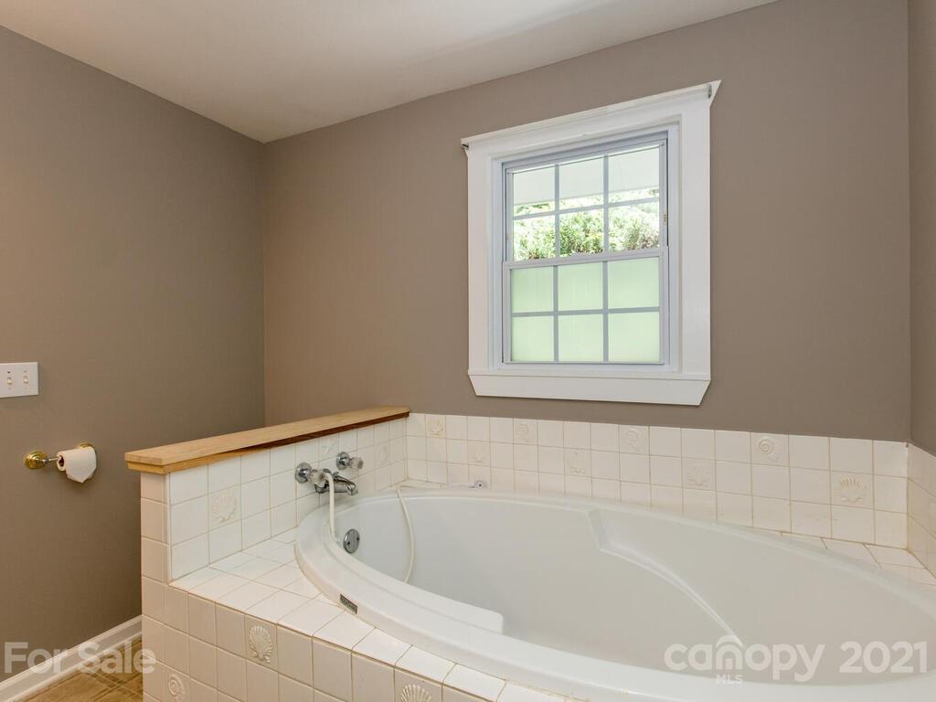 3260 Windswept Ridge Road Marshall, NC 28753 - Photo 22 of 36 Gallery Image 22