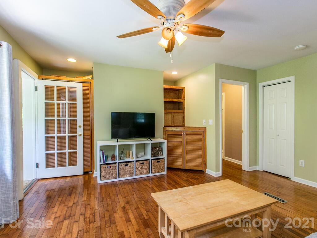 3260 Windswept Ridge Road Marshall, NC 28753 - Photo 6 of 36 Gallery Image 6