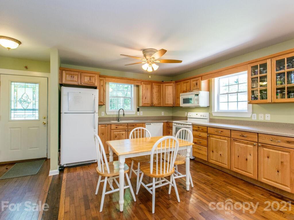 3260 Windswept Ridge Road Marshall, NC 28753 - Photo 9 of 36 Gallery Image 9