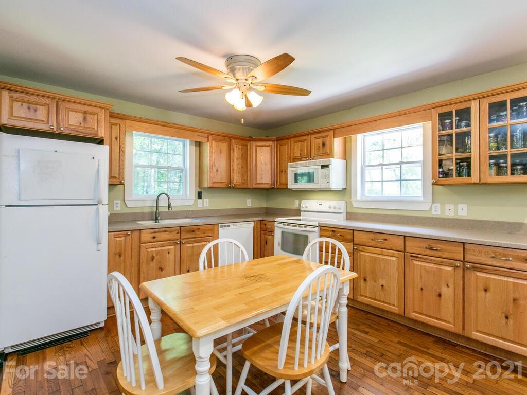 3260 Windswept Ridge Road Marshall, NC 28753 - Photo 10 of 36 Gallery Image 10