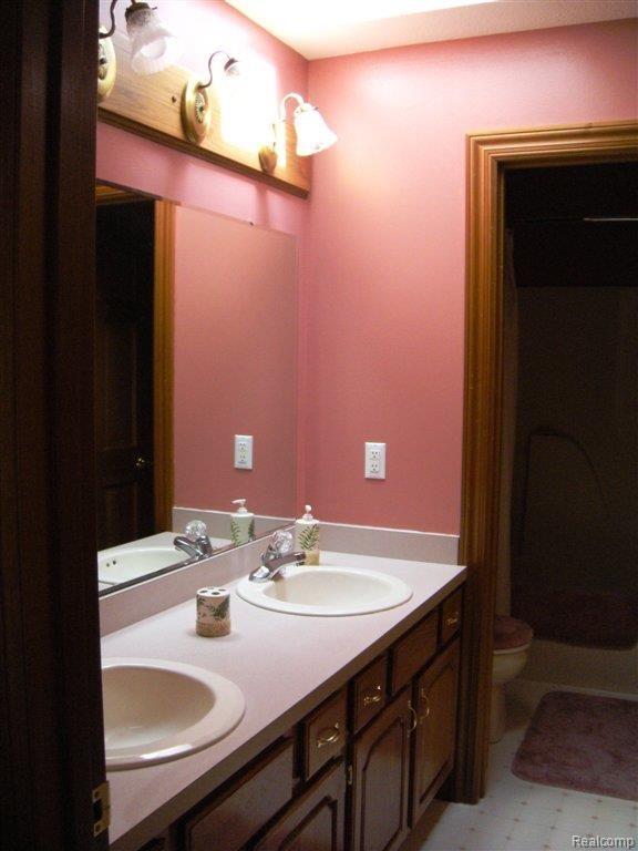12622 Sweitzer Road Carleton, MI 48117 - Photo 9 of 23 Full 2nd Bath.JPG