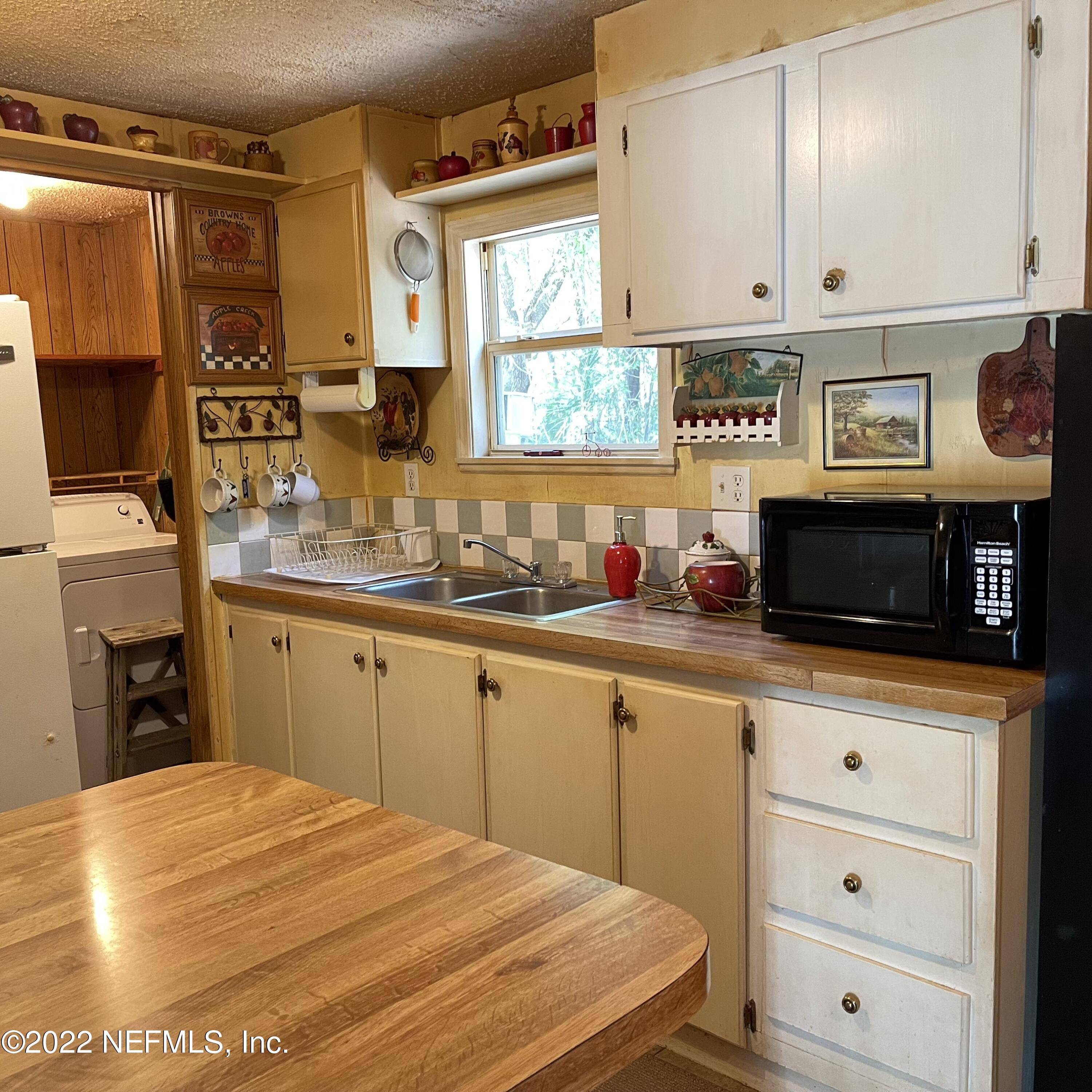 106 Chestnut Street Interlachen, FL 32148 - Photo 8 of 23 IMG_E6602