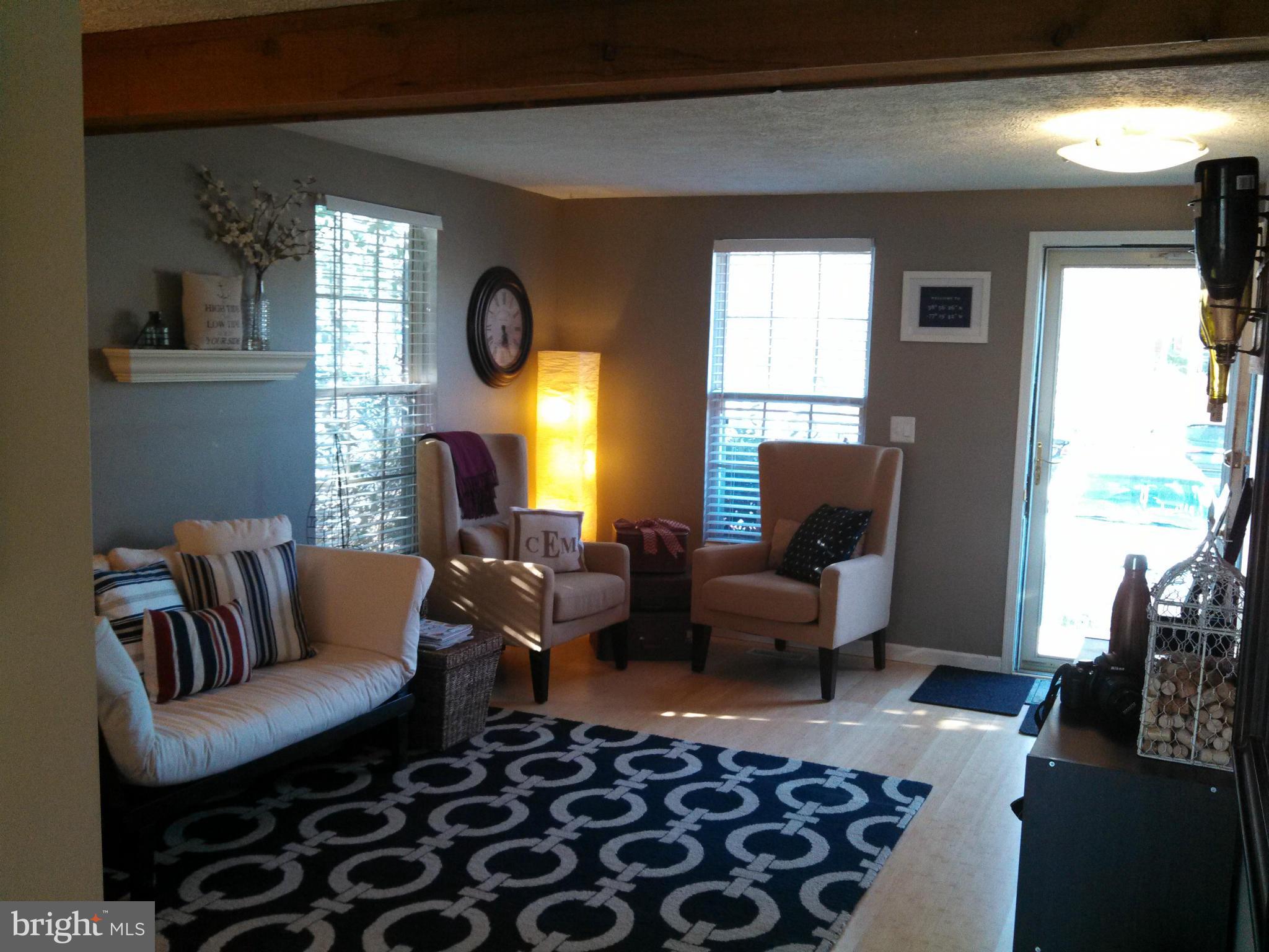 1961 Belmont Ridge Court Reston, VA 20191 - Photo 5 of 18 End unit has lots of natural light