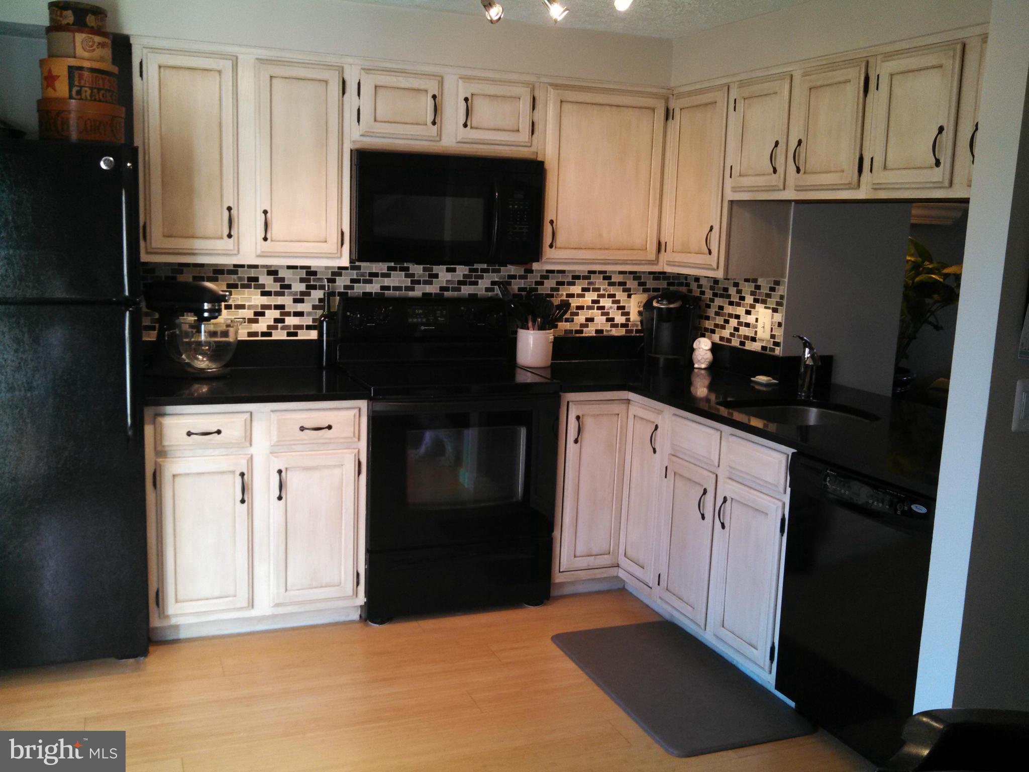 1961 Belmont Ridge Court Reston, VA 20191 - Photo 7 of 18 Granite and new appliances