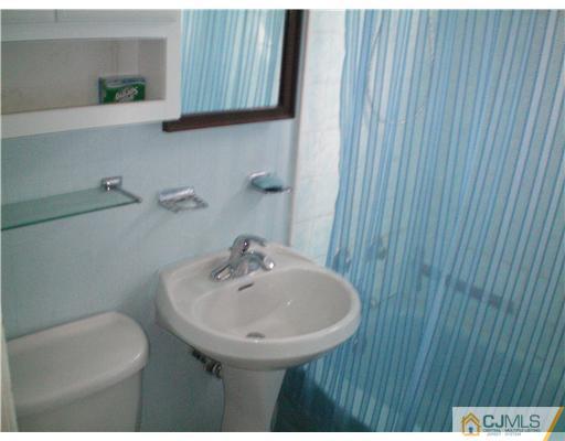 4 Fairfield Road East Brunswick, NJ 08816 - Photo 8 of 12 Gallery Image 8