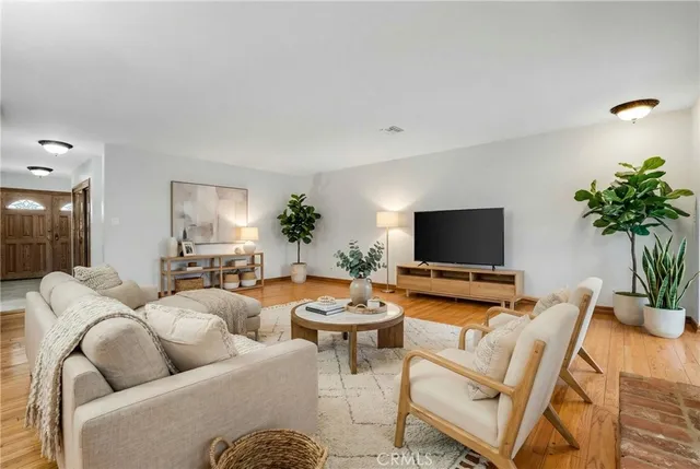 $1,295,000 | 10835 Petit Avenue, Granada Hills, CA 91344