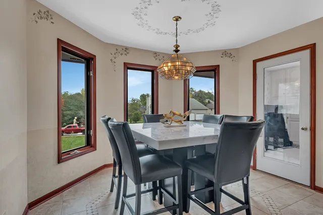 $548,000 | 1 Genesee Court, Bolingbrook, IL 60440