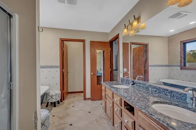 $548,000 | 1 Genesee Court, Bolingbrook, IL 60440