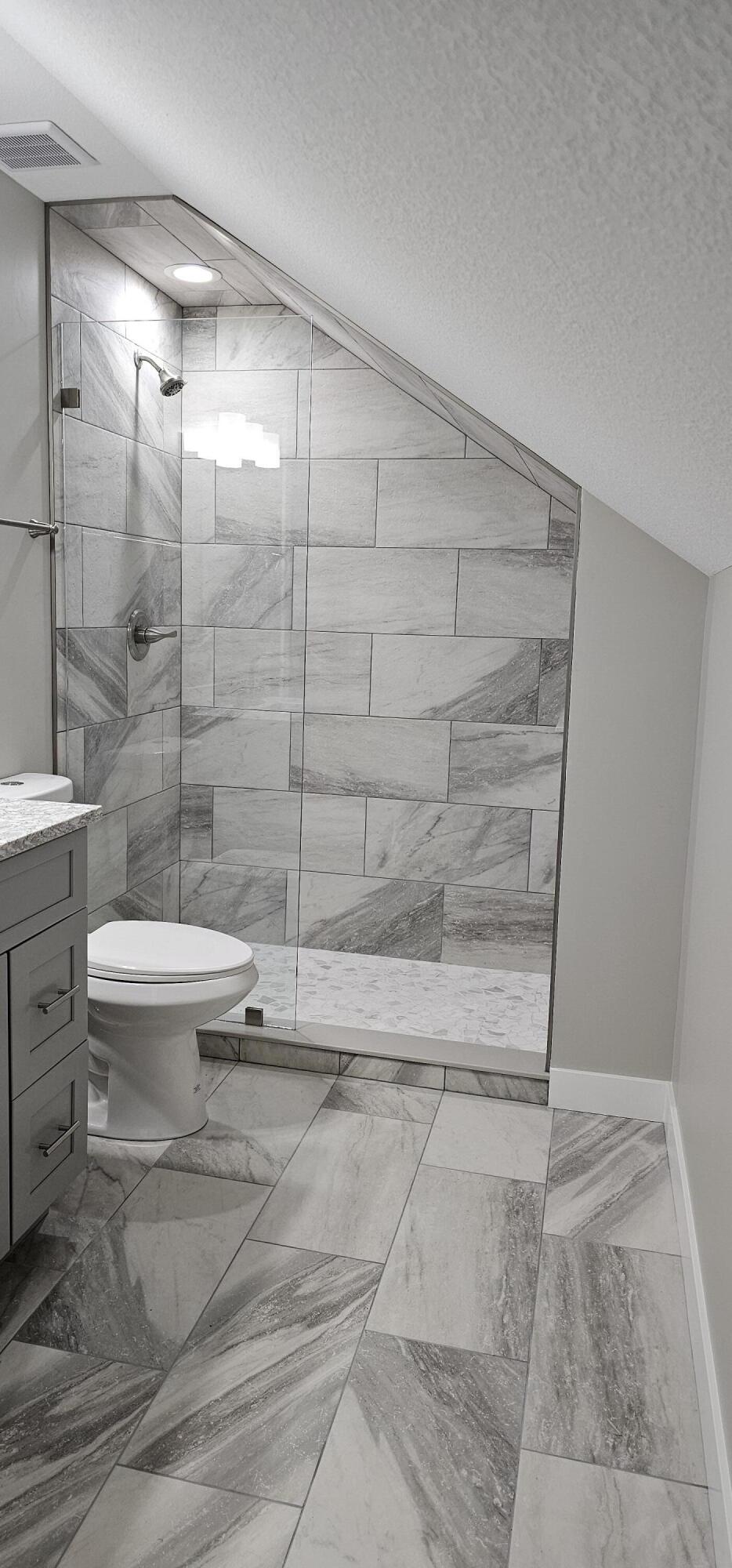 301 South Willowbrook Road Coldwater, MI 49036 - Photo 29 of 35 Upper Bath