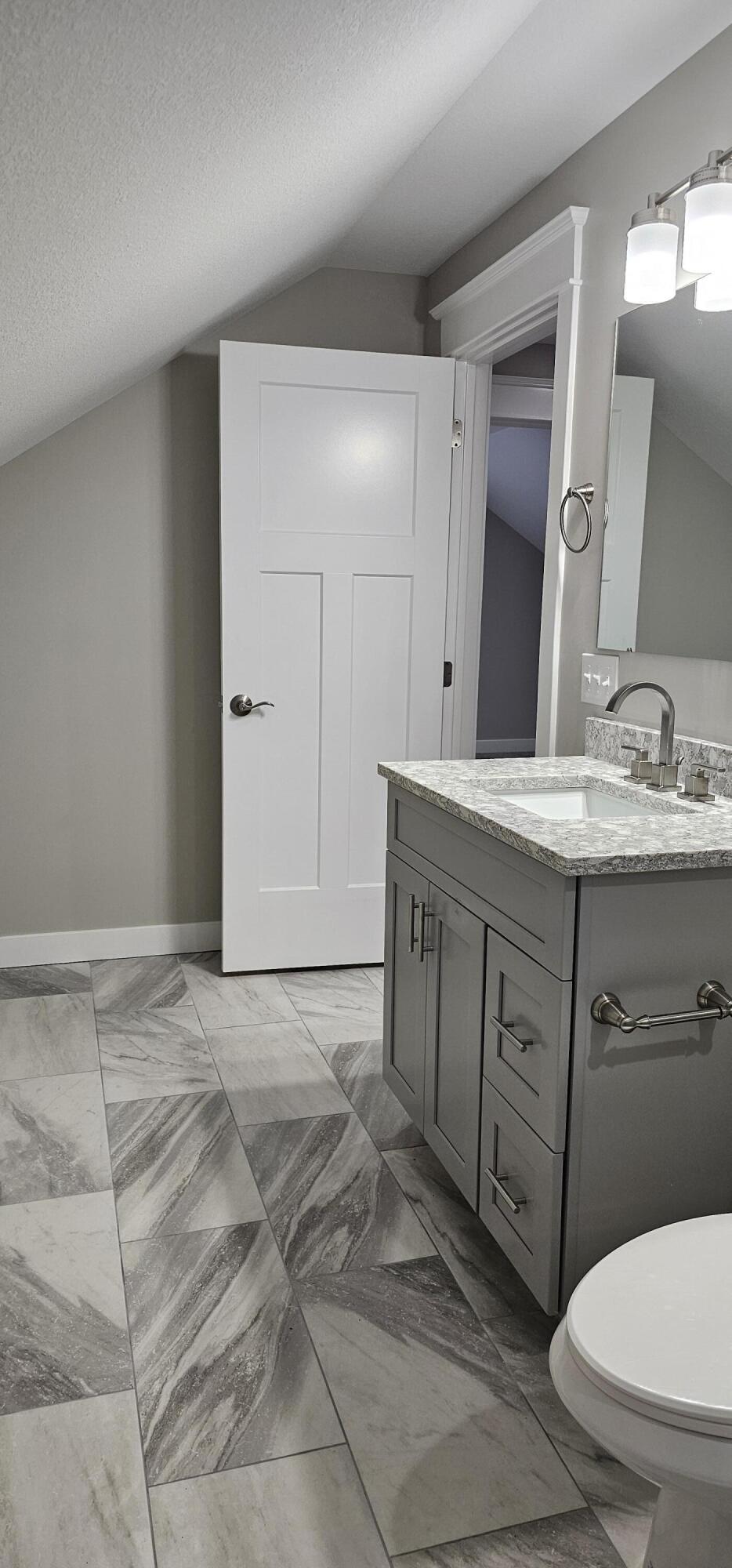 301 South Willowbrook Road Coldwater, MI 49036 - Photo 30 of 35 Upper Bath