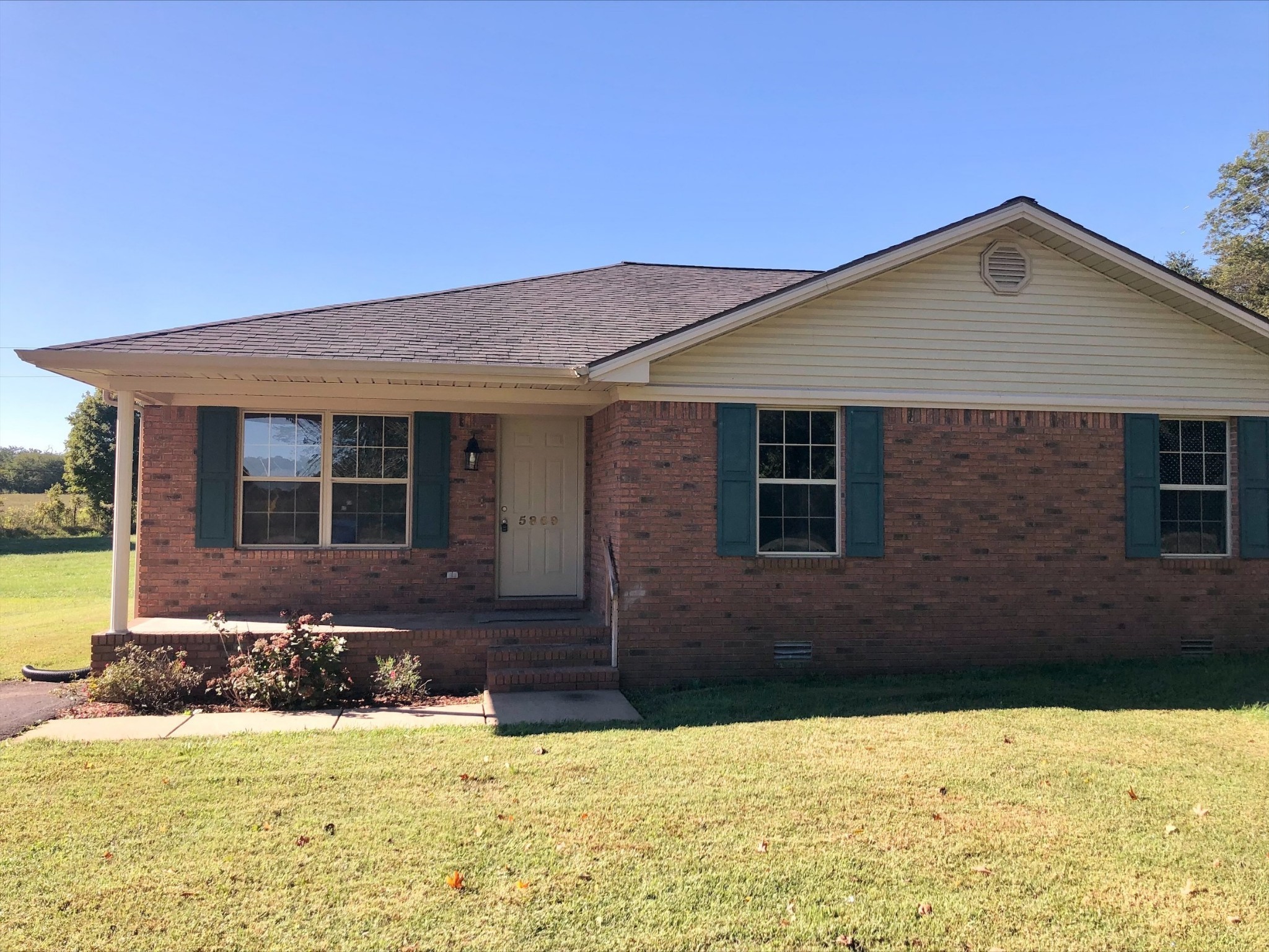 5869 Julien Road Hopkinsville, KY 42240 - Photo 1 of 14