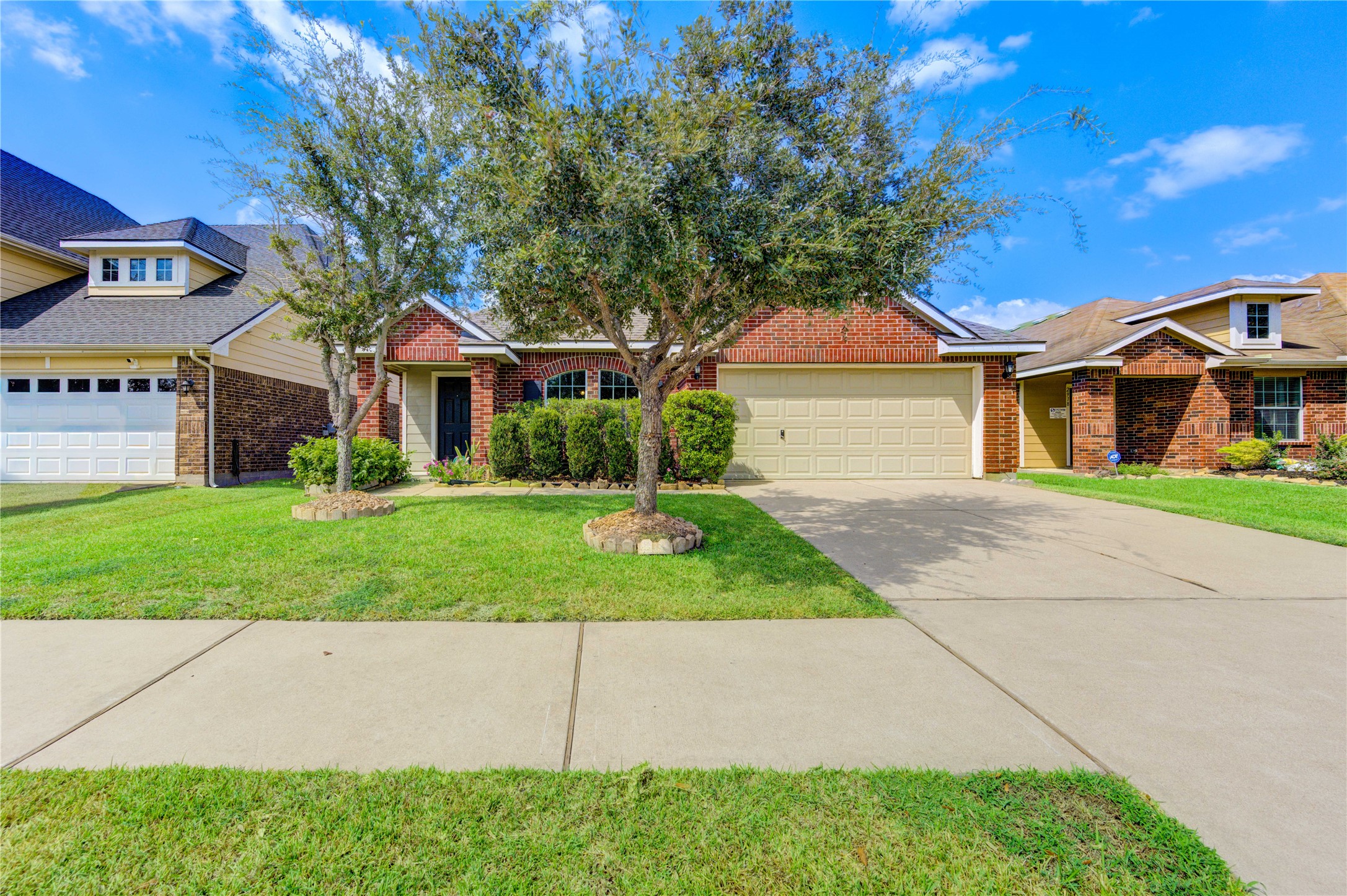 2922 Halcyon Time Trail Houston, TX 77045 - Photo 3 of 50