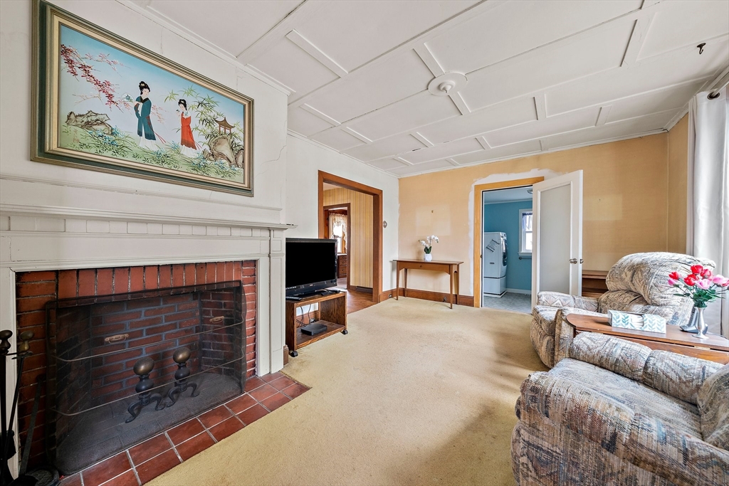 78 Beechwood Road Braintree, MA 02184 - Photo 4 of 28 Gallery Image 4