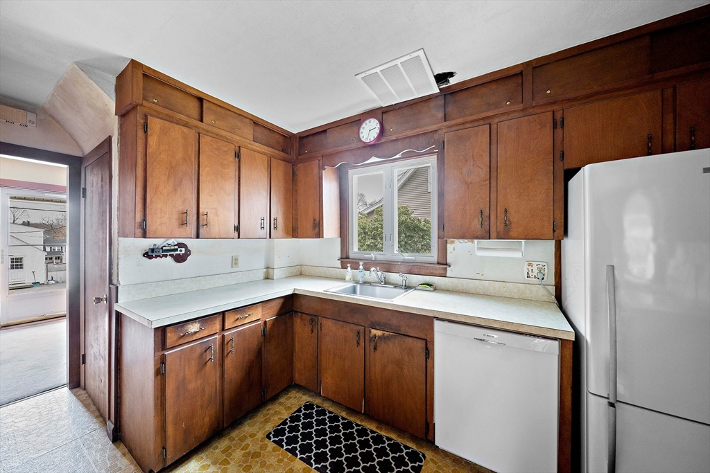 78 Beechwood Road Braintree, MA 02184 - Photo 10 of 28 Gallery Image 10