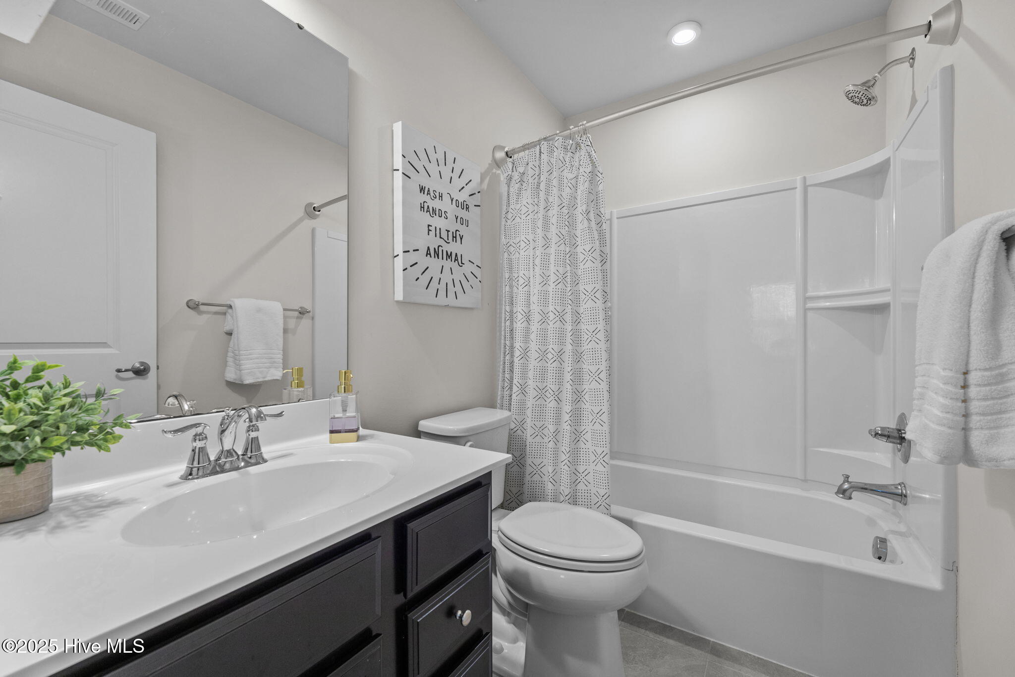 324 Sunny Lake Road Moyock, NC 27958 - Photo 19 of 37 2nd floor ensuite bath