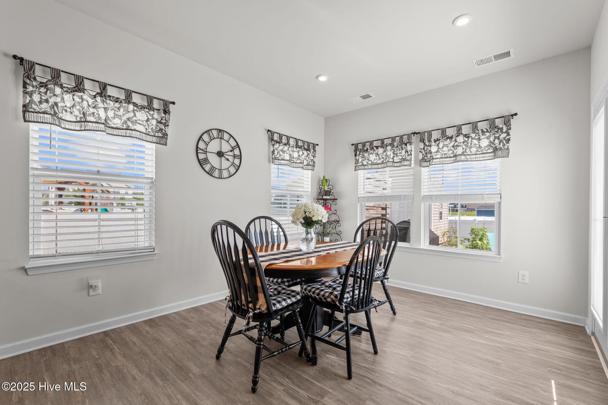 324 Sunny Lake Road Moyock, NC 27958 - Photo 8 of 37 38-web-or-mls-_Y9A9490