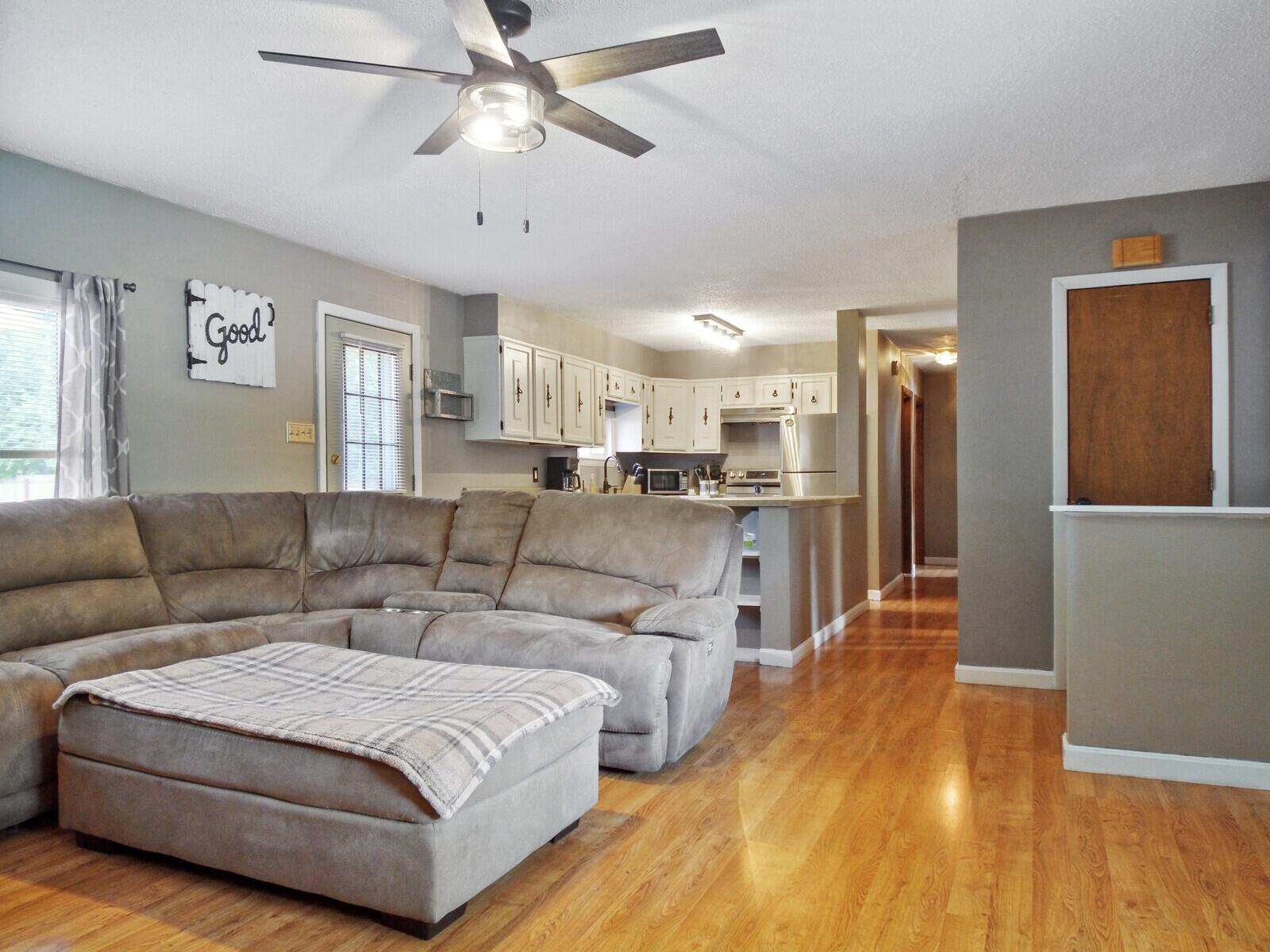 154 Bassett Road Winslow, ME 04901 - Photo 13 of 41 13 Living room view