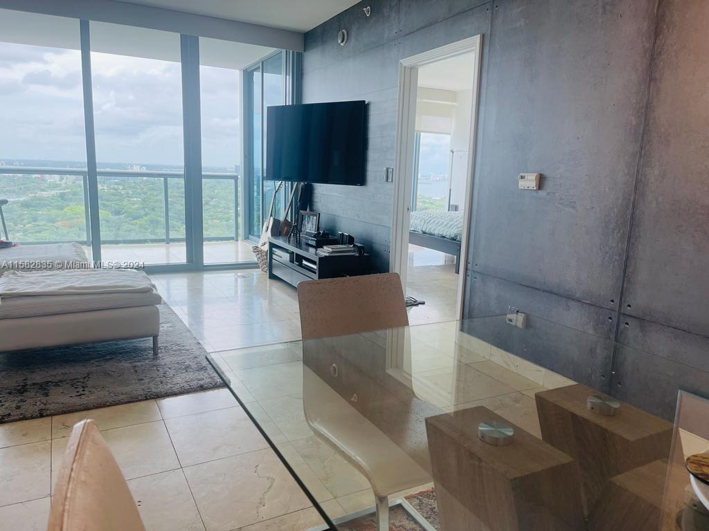 601 Northeast 36th St Unit 2403  