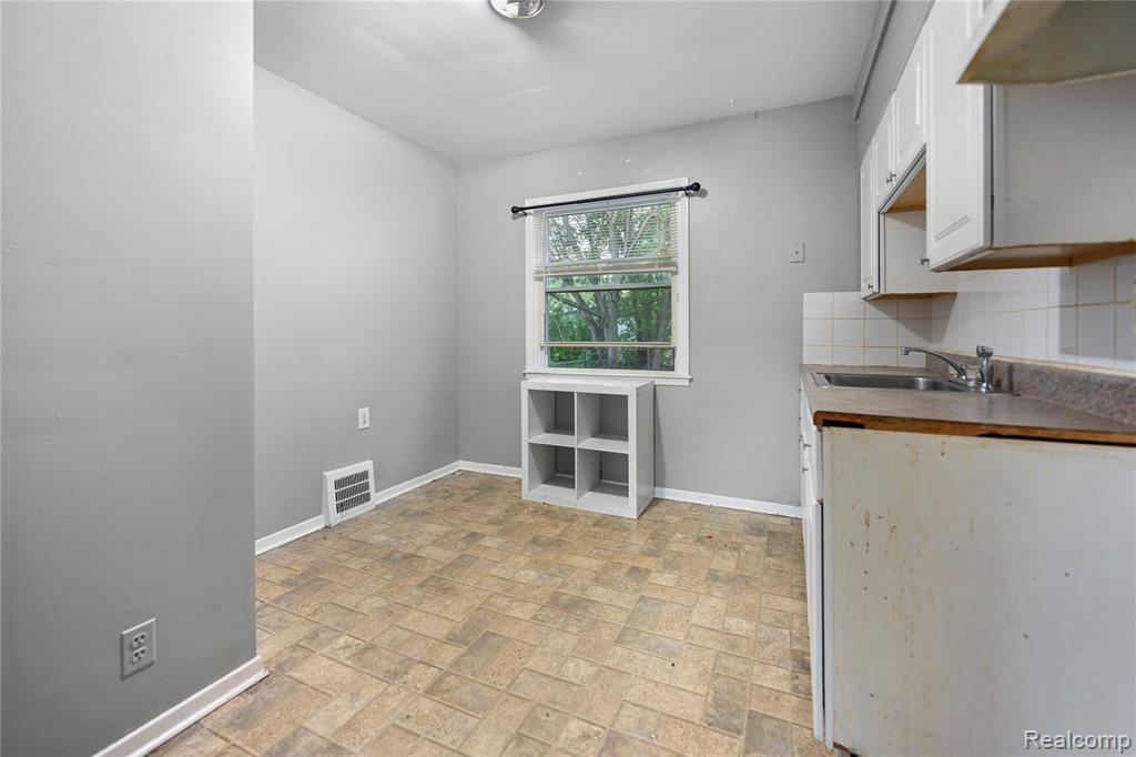20515 Moross Road Detroit, MI 48224 - Photo 13 of 24