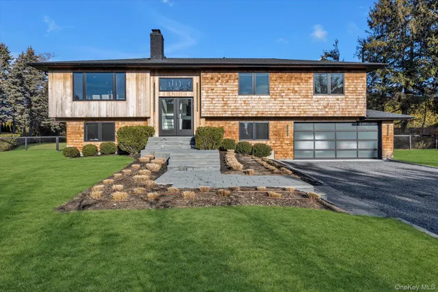 $2,995,000 | 40 Knollwood Drive, Southampton, NY 11968