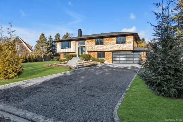 $2,995,000 | 40 Knollwood Drive, Southampton, NY 11968