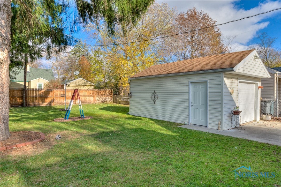 2808 Gracewood Road Toledo, OH 43613 - Photo 19 of 22 Back Yard