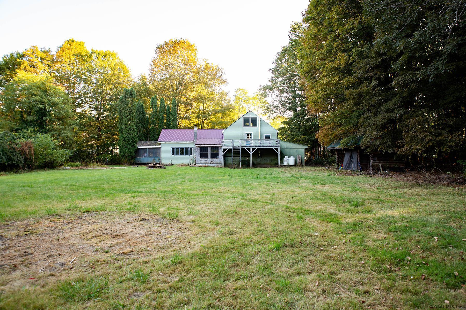 307 Daniels Road Greenfield, NY 12866 - Photo 4 of 26 Photo 4