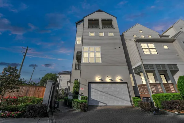 $4,200 | 4005 Woodshire Vlg Estates, Houston, TX 77025