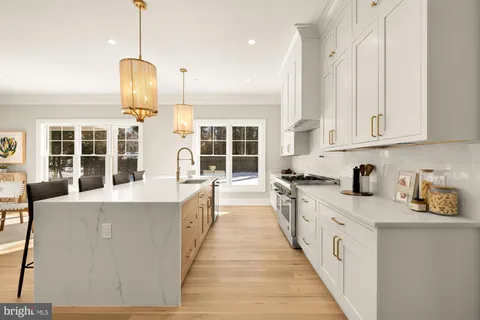 $2,595,000 | 10105 Summit Avenue, Kensington, MD 20895