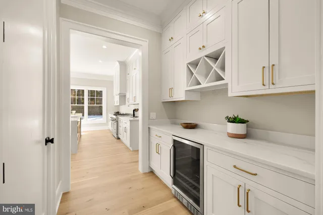 $2,595,000 | 10105 Summit Avenue, Kensington, MD 20895