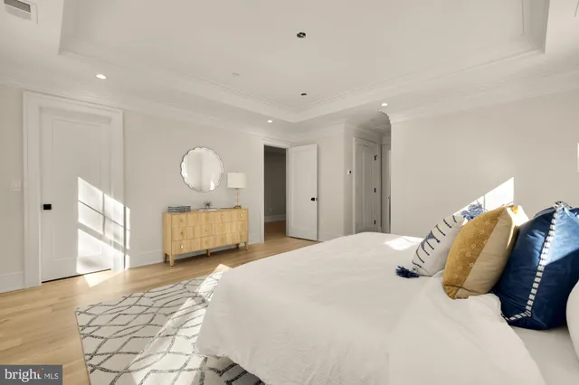 $2,595,000 | 10105 Summit Avenue, Kensington, MD 20895