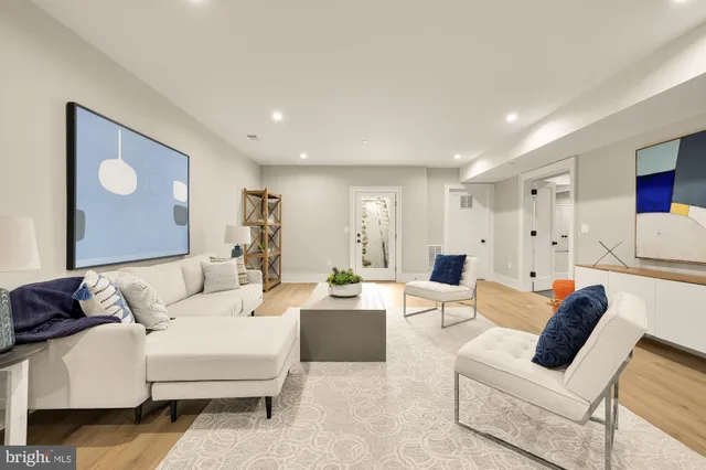 $2,595,000 | 10105 Summit Avenue, Kensington, MD 20895