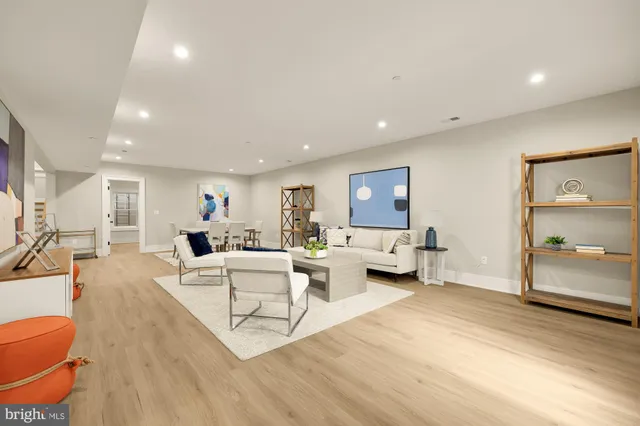 $2,595,000 | 10105 Summit Avenue, Kensington, MD 20895