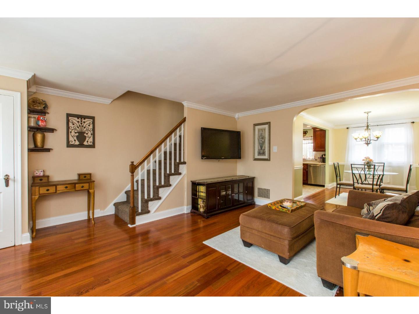 3306 Decatur Street Philadelphia, PA 19136 - Photo 7 of 21 Living Room