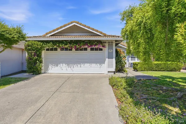 $850,000 | 116 Banff Way, Petaluma, CA 94954
