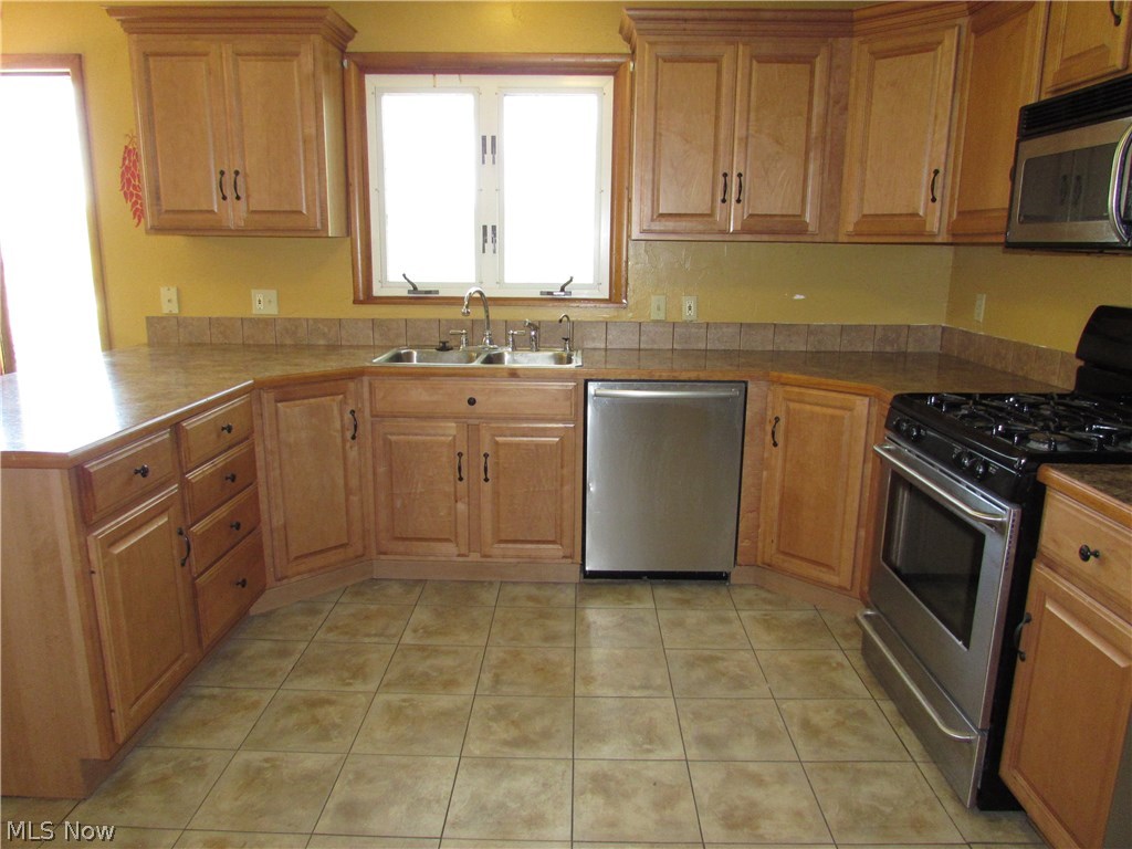 666 East Warner Road Akron, OH 44319 - Photo 9 of 15 Gallery Image 9