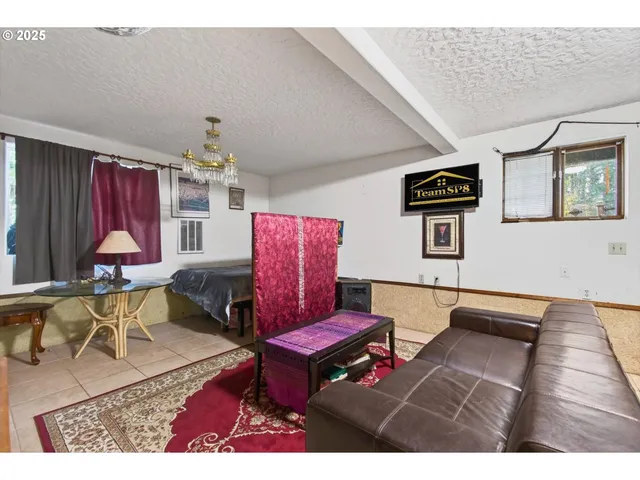 $900,000 | 50316 Columbia River Highway, Scappoose, OR 97056