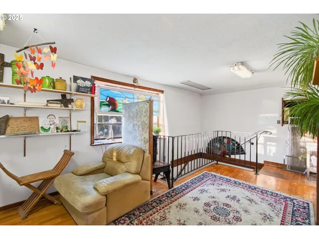 $900,000 | 50316 Columbia River Highway, Scappoose, OR 97056